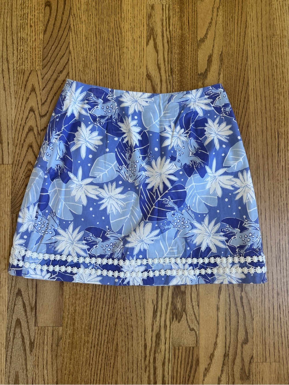 Lilly Pulitzer Blue Frogs Lilly Pad Mini Skirt. Size 4.